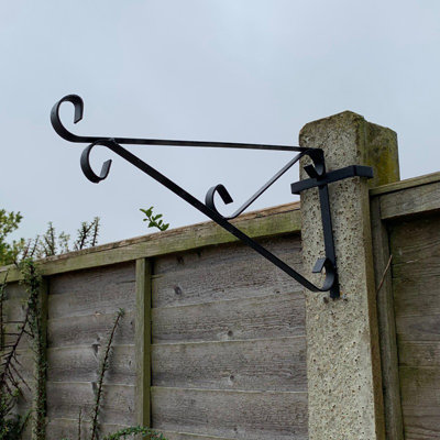 Amarillas Dakota Fields Black Metal Mounting System for Posts