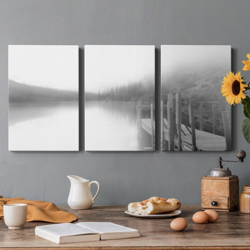 «Mist On The Docks» - Toile tendue avec châssis de qualité supérieure - Prêt à être accroché, H 60 po x l 120 po x P 1 po