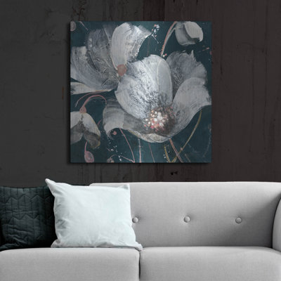 Art mural en métal luxueux «Transluncent Poppies Navy» par Albena Hristova, 36 po x 36 po