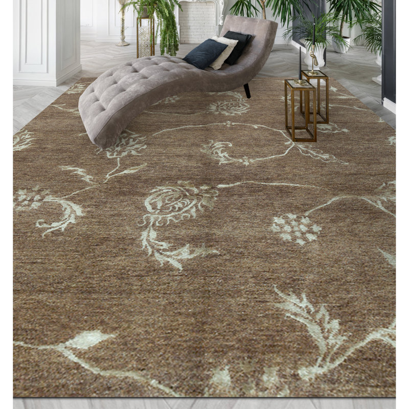 Floral Wool Floral Area Rug in Rusty/Light Green