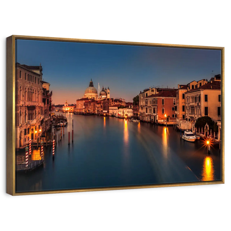 Grand canal au crépuscule, Cadre flottant doré, 40 po x 27 po