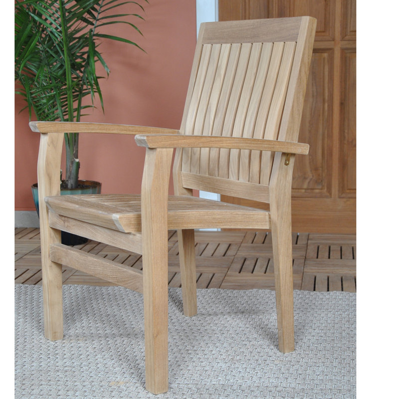Chaise de patio empilable en teck Vassallo