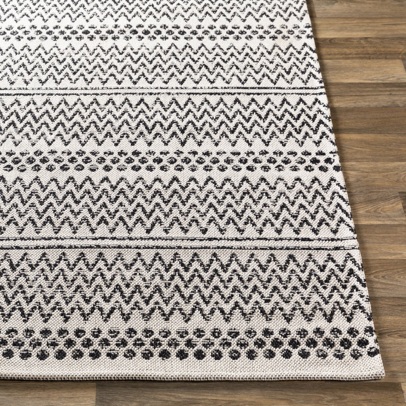 Capen Cotton Southwestern Indoor Rug, Rectangle 5'3" x 7'3"
