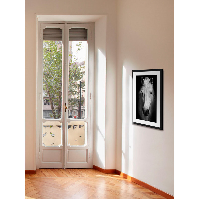 «Gentle Soul» par Marmont Hill - reproduction de photo sur papier encadrée, H 36 po x l 24 po x P 1,5 po