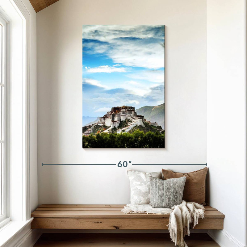 Ciel bleu au-dessus du palais du Pocala, H 45 po x l 30 po