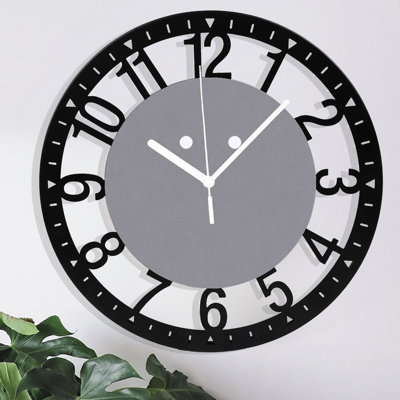 10" Round Iron Wall Clock with Silent Quartz Movement, Arabic Numerals, UV-Printed Design