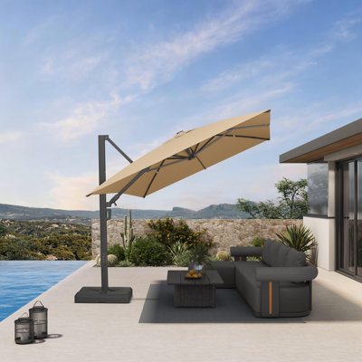 Grand parasol 108 po x 144 po rectangulaire extérieur en porte-à-faux beige avec base et rotation à 360 degrés