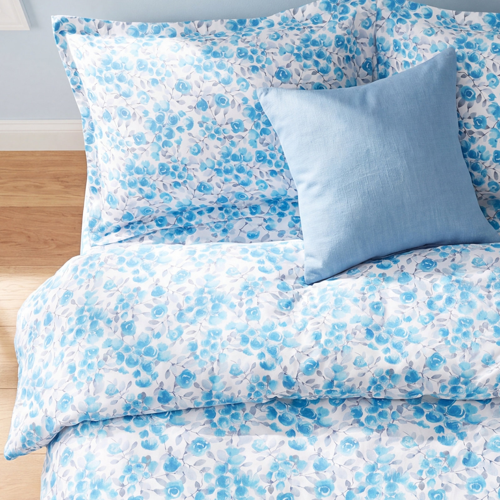 Babs Cotton Duvet Cover Set, Full/Queen Duvet Cover + 2 Standard Shams, Blue