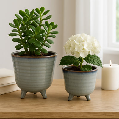Ensemble de pots de fleurs en trépied