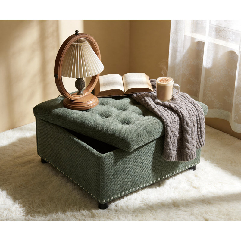 Rangement avec design classique et garniture cloutée, idéal pour les petits espaces, rangement intérieur avec garniture de tabouret de style contemporain, grande chambre de salon, note moyenne