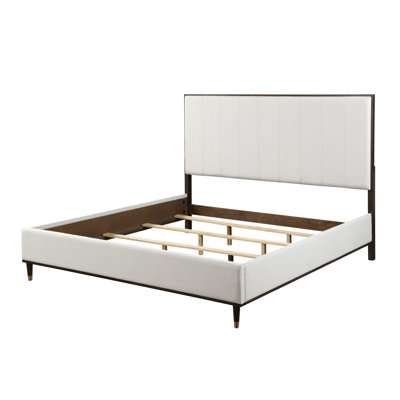 Grand lit gris avec un design moderne et une structure stable en bois