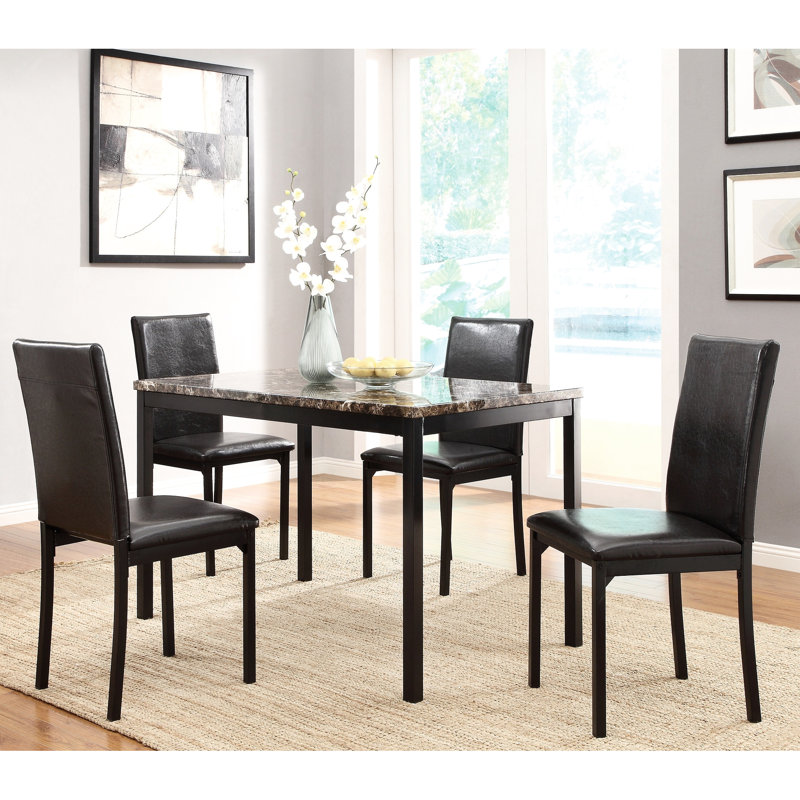 Ensemble de salle à manger en métal noir 5 pièces avec plateau en faux marbre et 4 chaises d'appoint