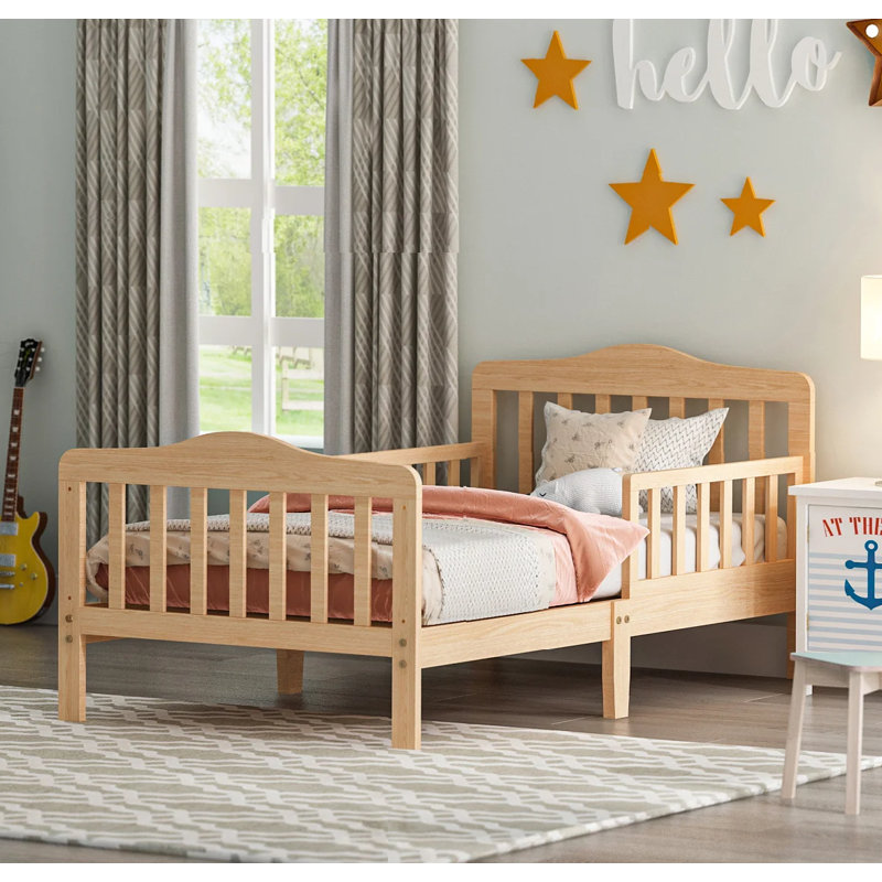 Lit pour tout-petits en bois massif Donovan par Harriet Bee, Naturel