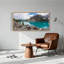 Tableau sur toile représentant un lac de montagne turquoise avec rivage rocheux et pins-531086106