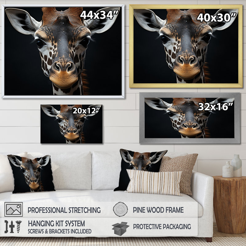 «Black and White Giraffe Portrait I - Giraffe», reproduction d'art sur toile encadrée, H 24 po x l 32 po, Doré