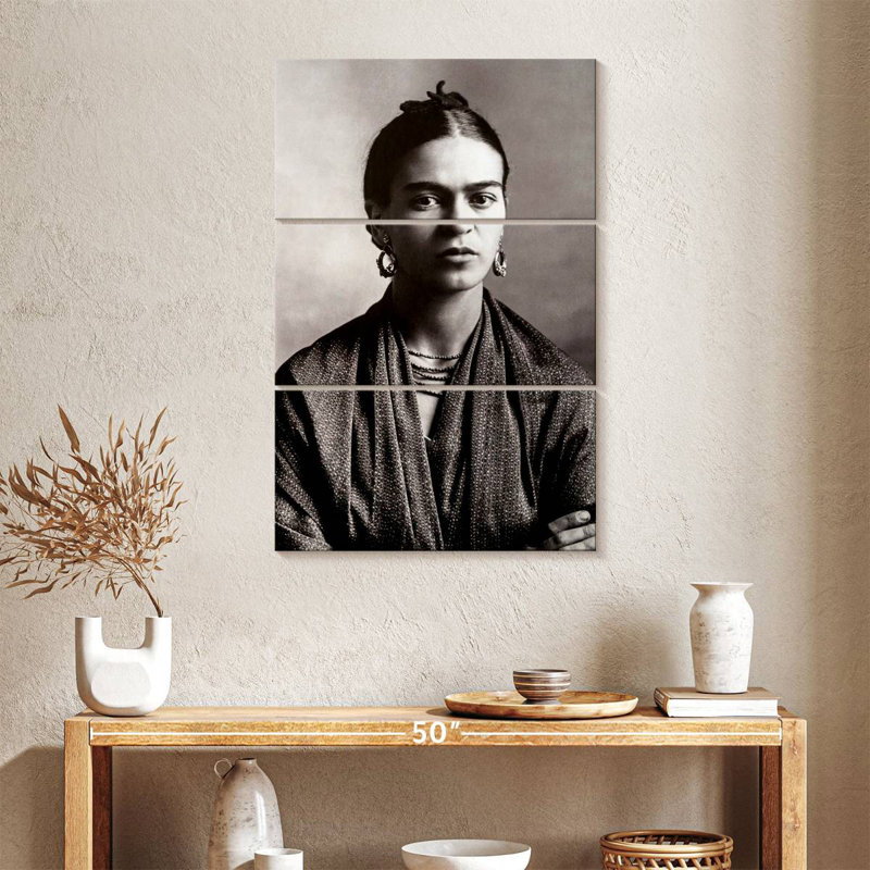 Portrait de Frida Kahlo, H 38 po x l 24 po