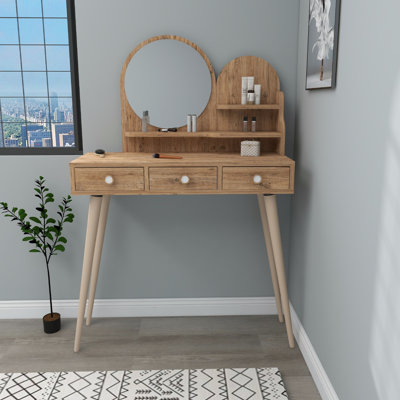Make-Up Table