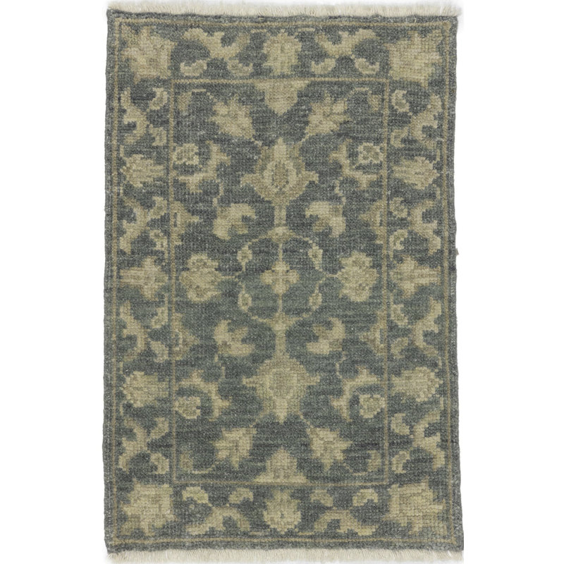 Tapis oriental Elanas, Rectangle 1 pi 11 po x 3 pi