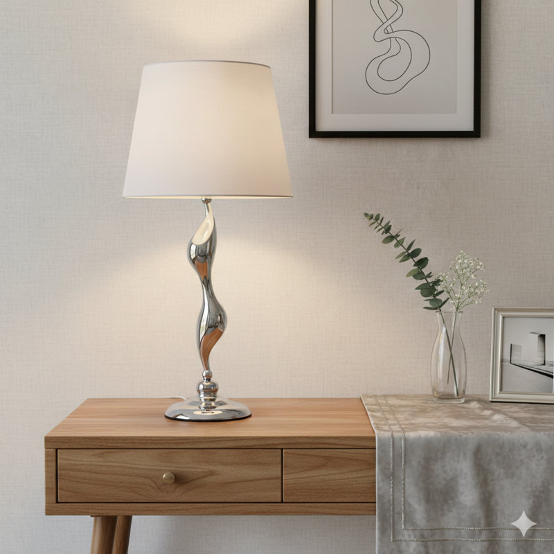 Lampe de table de 24 pouces avec une silhouette Art déco, fini en argent