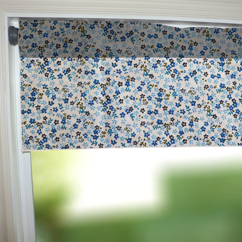 Cantonnière à motif de petites fleurs, 58" W x 16" L, Bleu / blanc