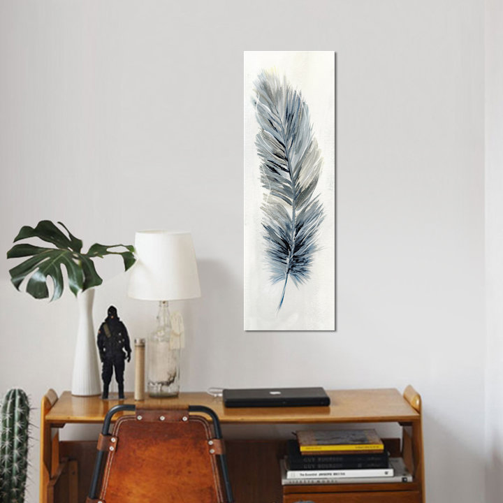 «Soft Feather II», impression sur toile tendue, H 36 po x l 12 po x P 1,5 po, Toile tendue