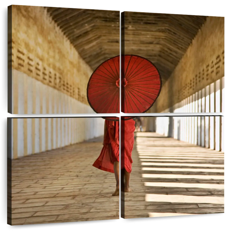 Adella, moine birman avec parasol à Bagan, en Burma, H 26 po x l 26 po