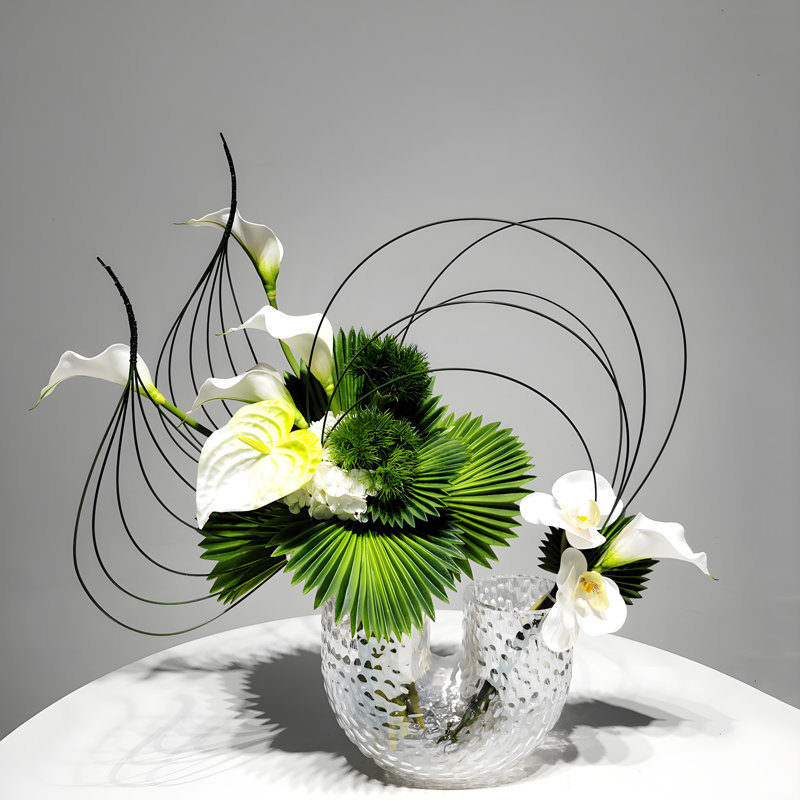 Ornements de fleurs simulées