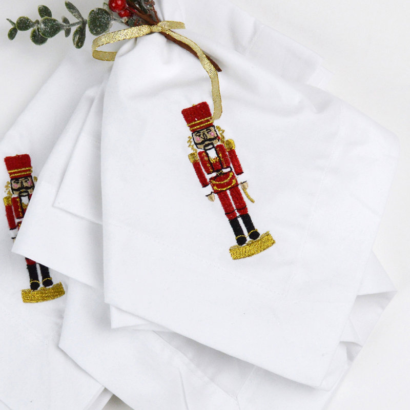 Serviette de table brodée casse-noisette