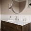 Plan de toilette rectangulaire Streamline GT-1224-48, 122 cm (L) x 56 cm (P), en surface solide blanche brillante, avec lavabo simple.