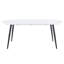 Utilisant un mécanisme télescopique intelligent, ce plateau de table en panneau de fibres à densité moyenne blanc est jumelé à des pieds en métal noir, ce qui donne une surface lisse et délicate. Sa conception unique crée une douceur.