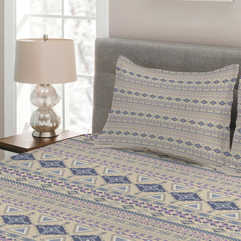 Ethnic Rustic Polyester Coverlet, King Bedspread + 2 Shams