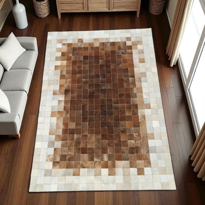 Tapis brun et beige en patchwork de cuir de vache ombré, tapis en cuir naturel fait à la main