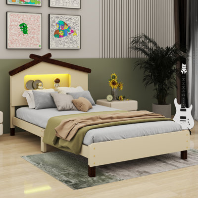 Lit plateforme simple en bois avec tête de lit Aatiqa