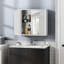 Armoire de salle de bain avec miroir-539686925