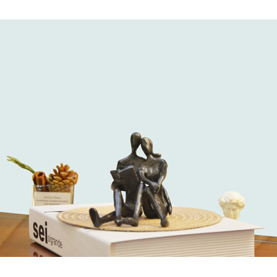 Figurine Pillay