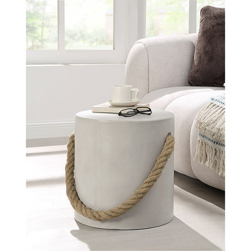 Table d'appoint en fibre de béton naturel gris