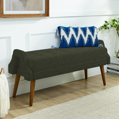 Banc de salon moderne, fabriqué en tissu bouclé, avec coussin moelleux, accoudoirs géométriques irréguliers et pieds en bois d'hévéa, convenant aux salons, aux chambres et aux entrées
