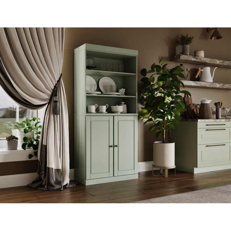 Garde-manger Birce 100% bois massif 32 po avec portes solides, 2 tiroirs et tablettes réglables, Sauge