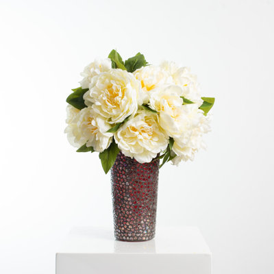 Arrangement de pivoines dans un vase mosaïque