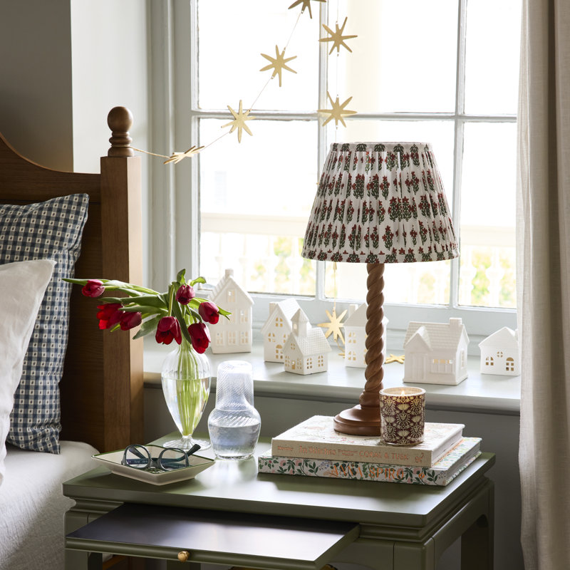 Jardina Table Lamp, White/Green/Red