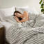 Housse de couette 3 pièces pour grand lit gris, mélange de rayonne de lin et de coton, utilisation peau toutes saisons, fermeture à boutons gris, combinaison, confort, attaches de coin, utilisation sécuritaire-120670557-120670558