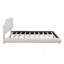 Lit plateforme tapissier, structure solide et design élégant en forme de courbe-483917231-483917226