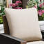 Chaise en osier de bois avec coussins-108804216