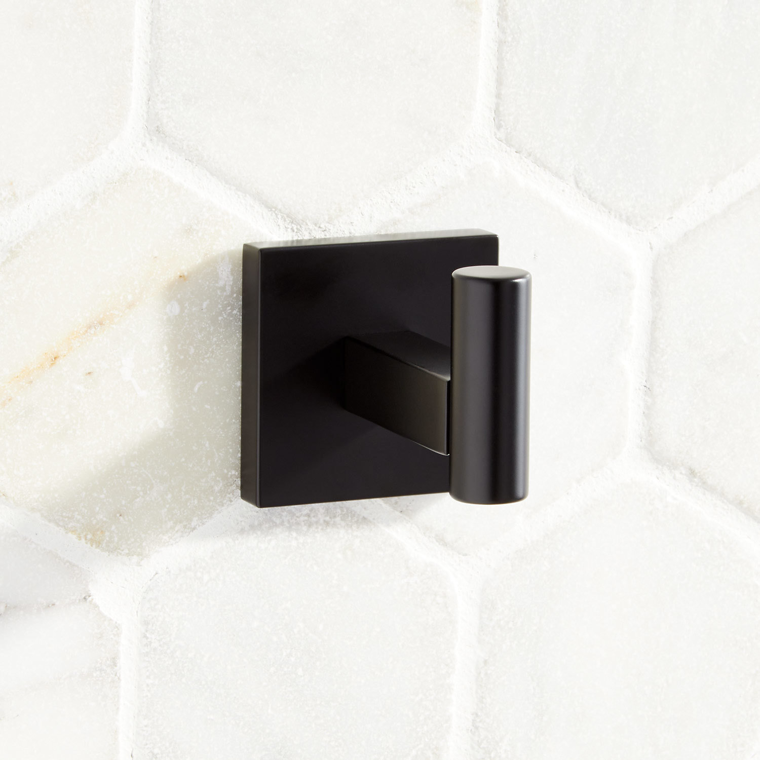 Hibiscus Robe Hook, Matte Black