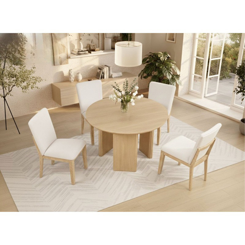 Table de salle à manger en bois naturel clair à finition chêne clair