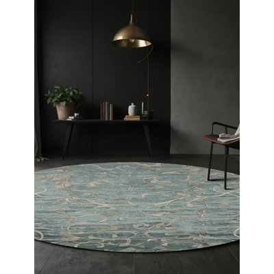 Tapis gris soyeux et moelleux