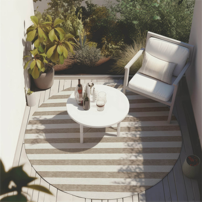 Washable Striped Indoor / Outdoor Rug, Round 8'
