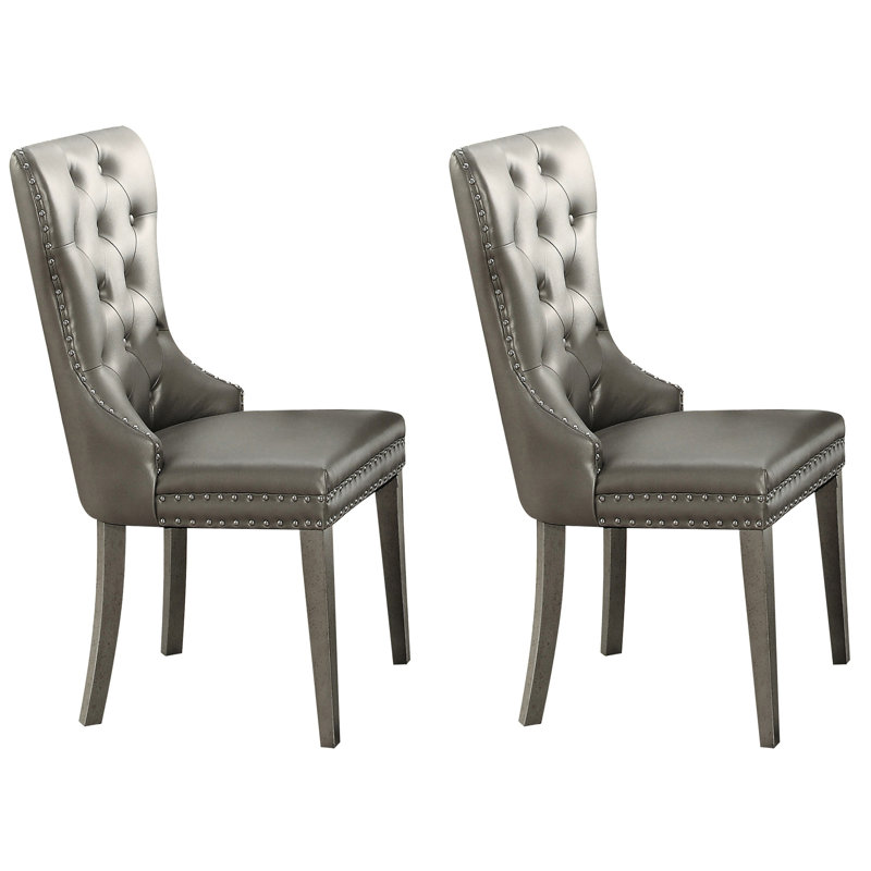 Fauteuils à oreilles traditionnels en champagne 2 - pour un style sophistiqué