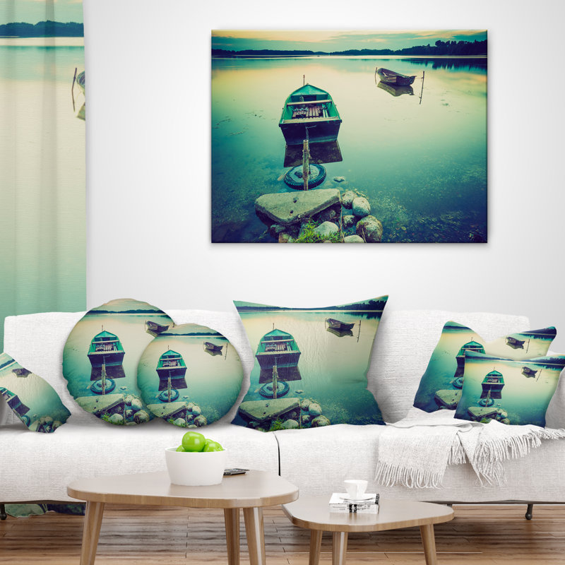 Bateaux dans un lac de style rétro - Coussin imprimé bateaux, 16 po x 1 po, Coussin décoratif