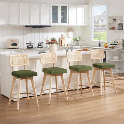  Tabouret de comptoir pivotant de 26,2 po avec dossier en canne de rotin et structure en bois massif Anandi
